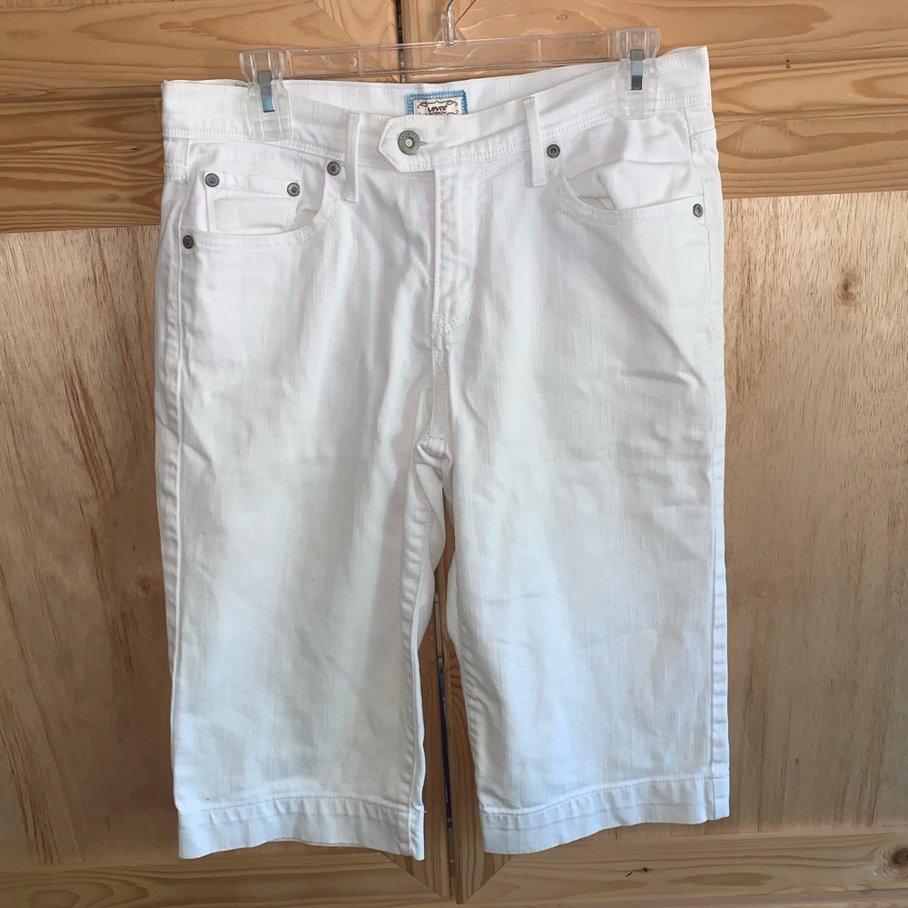 Levi’s Strauss & Co. 515 white denim capri jeans size 6